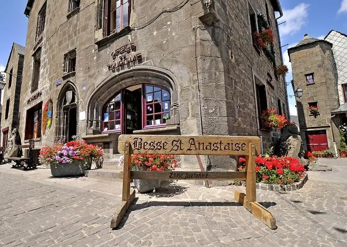 Grande Maison Dans La Cite Medievale De Besse