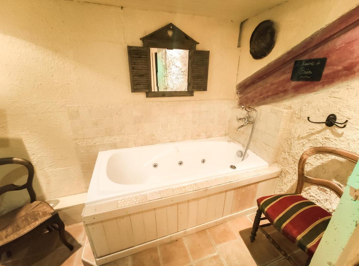 Holiday home Grande Maison Dans La Cite Medievale De